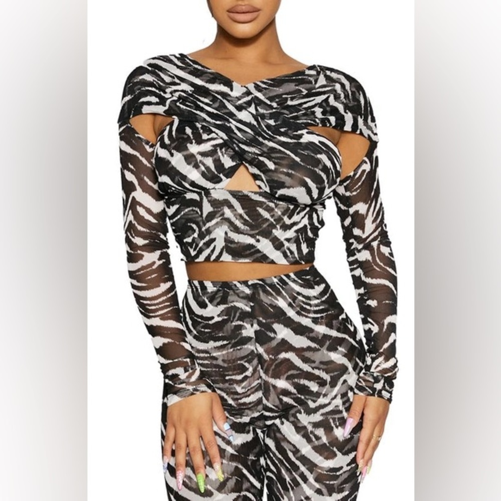 Cross Front Animal Print Mesh Crop Top - Picture 2 of 4